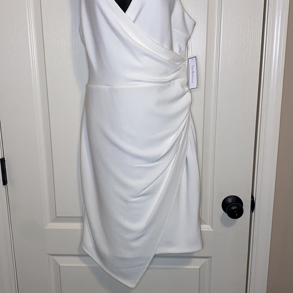 Off white dress - Picture 2 of 5